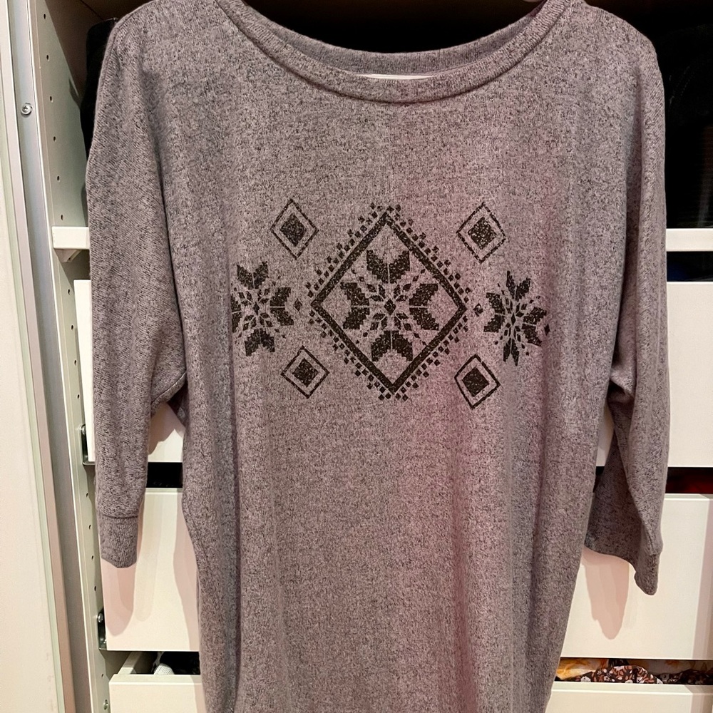 NWT Hippie Rose (from Macy’s) 3/4 Sleeves Heather Gray Top